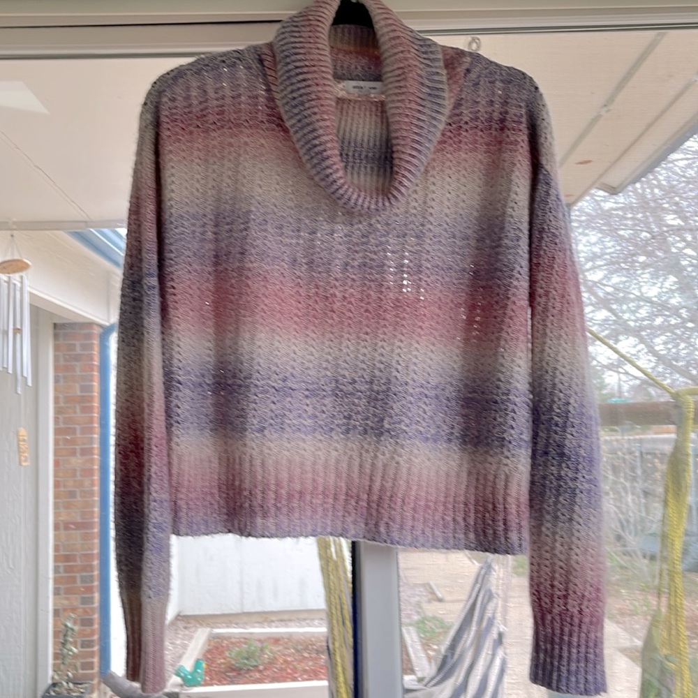Stitch & Pine Cowl/Turtleneck Crop knit Sweater Pink and purple LARGE light soft